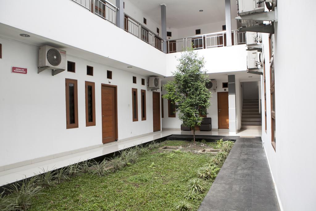 RedDoorz near Institut Teknologi Bandung 2 Exterior foto